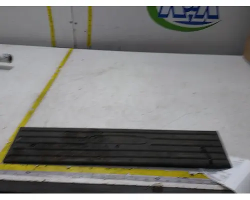 FREIGHTLINER Cascadia Exterior Miscellaneous Parts