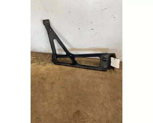 FREIGHTLINER Cascadia Fairing Bracket