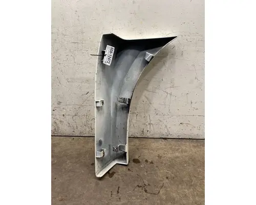 FREIGHTLINER Cascadia Fender Extension