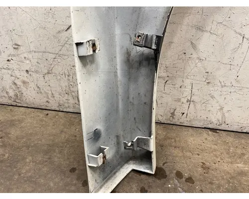 FREIGHTLINER Cascadia Fender Extension