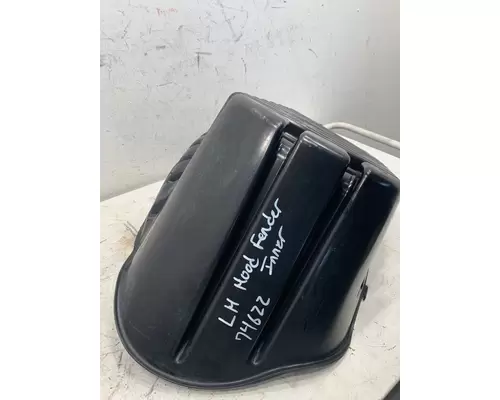 FREIGHTLINER Cascadia Fender Extension