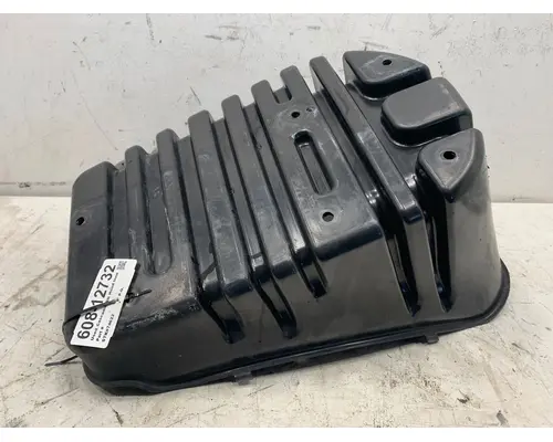 FREIGHTLINER Cascadia Fender Extension