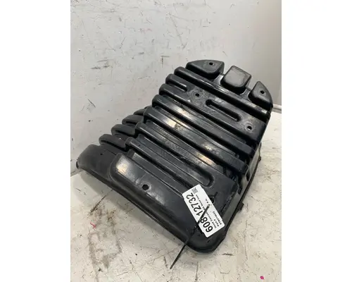 FREIGHTLINER Cascadia Fender Extension