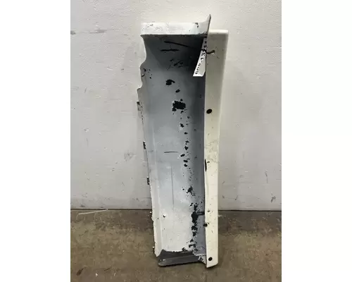 FREIGHTLINER Cascadia Fender Extension