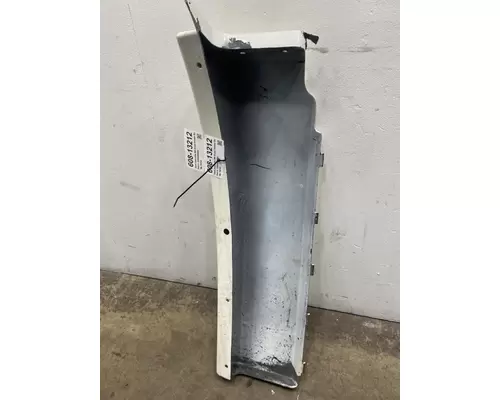 FREIGHTLINER Cascadia Fender Extension