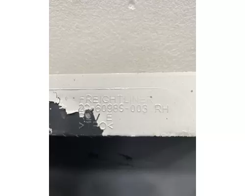 FREIGHTLINER Cascadia Fender Extension