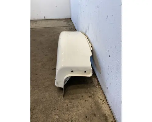 FREIGHTLINER Cascadia Fender Extension