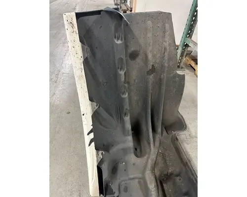 FREIGHTLINER Cascadia Fender Extension