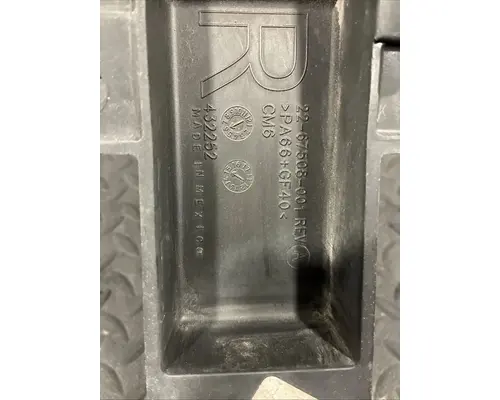 FREIGHTLINER Cascadia Fender Extension