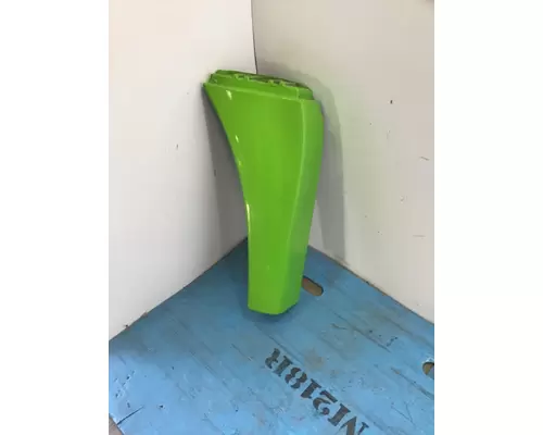FREIGHTLINER Cascadia Fender Extension