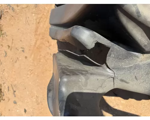 FREIGHTLINER Cascadia Fender Extension