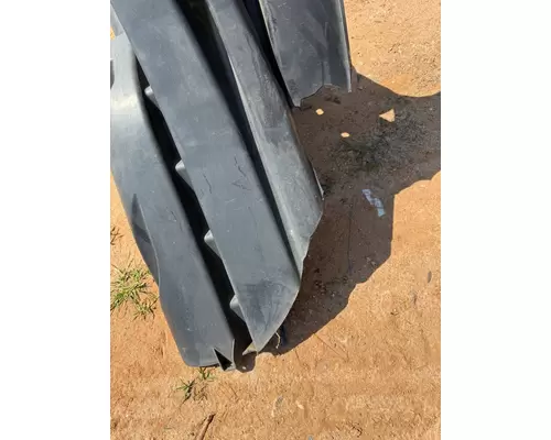 FREIGHTLINER Cascadia Fender Extension
