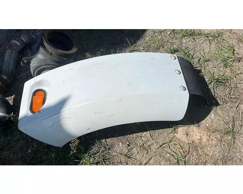 FREIGHTLINER Cascadia Fender Extension