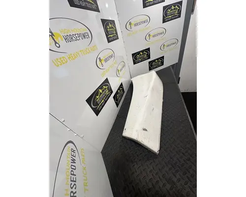 FREIGHTLINER Cascadia Fender