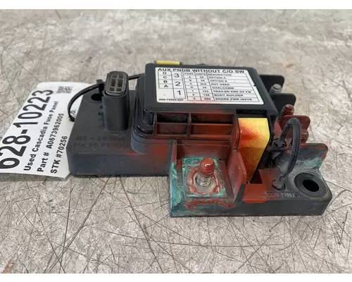 FREIGHTLINER Cascadia Fuse Box
