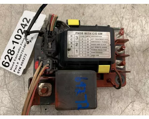 FREIGHTLINER Cascadia Fuse Box