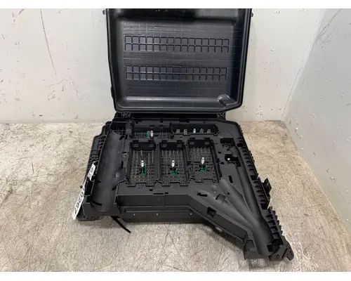 FREIGHTLINER Cascadia Fuse Box