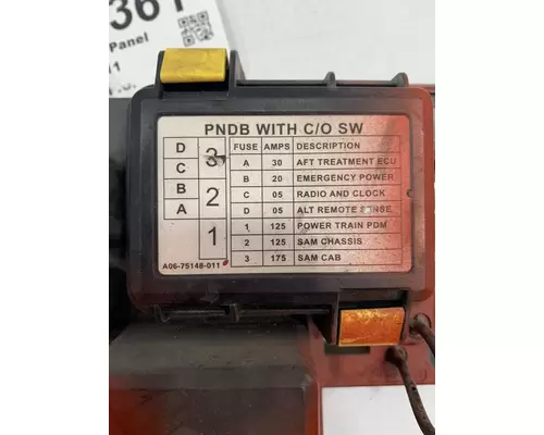 FREIGHTLINER Cascadia Fuse Box