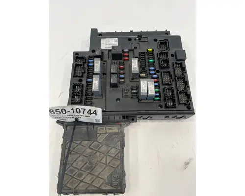 FREIGHTLINER Cascadia Fuse Box