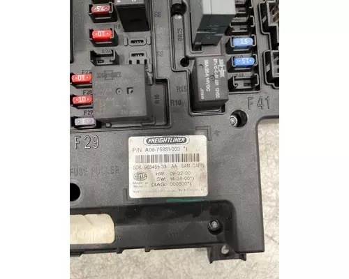 FREIGHTLINER Cascadia Fuse Box