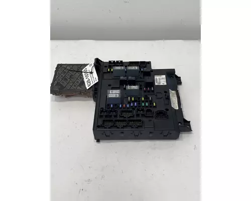FREIGHTLINER Cascadia Fuse Box