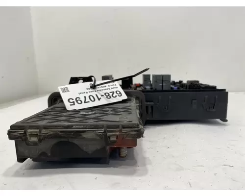 FREIGHTLINER Cascadia Fuse Box