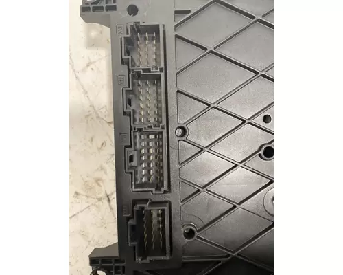FREIGHTLINER Cascadia Fuse Box