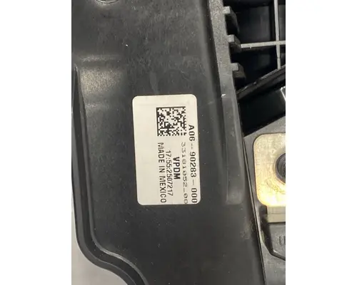 FREIGHTLINER Cascadia Fuse Box