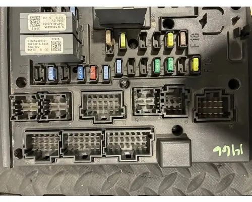 FREIGHTLINER Cascadia Fuse Box