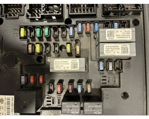FREIGHTLINER Cascadia Fuse Box