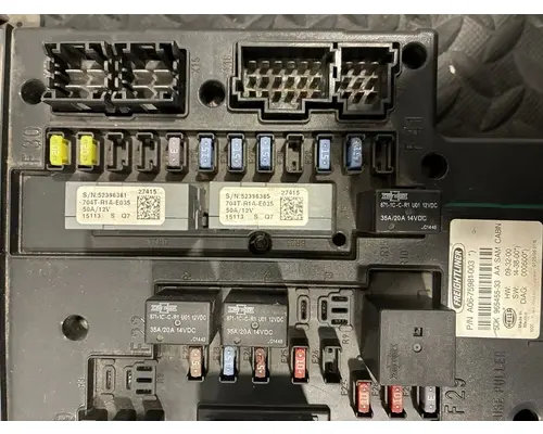 FREIGHTLINER Cascadia Fuse Box