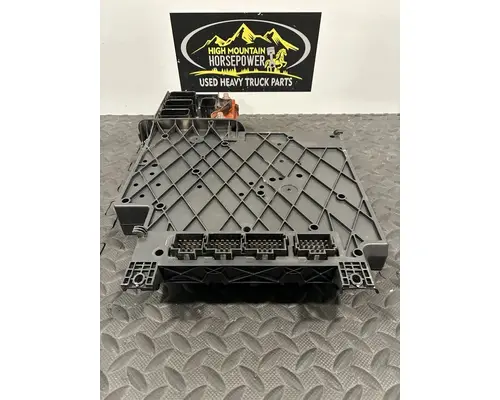 FREIGHTLINER Cascadia Fuse Box