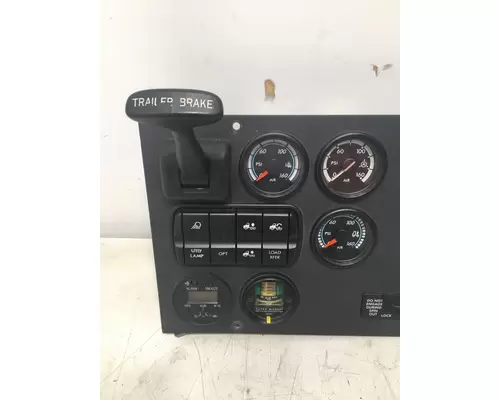 FREIGHTLINER Cascadia Gauge Panel