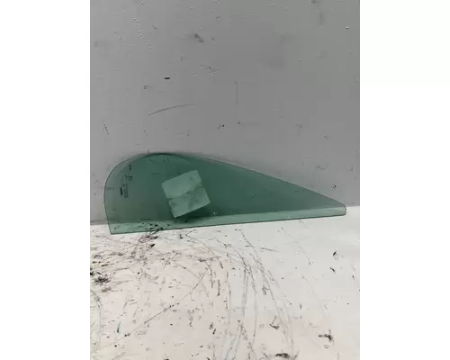 FREIGHTLINER Cascadia Glass
