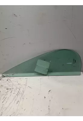 FREIGHTLINER Cascadia Glass