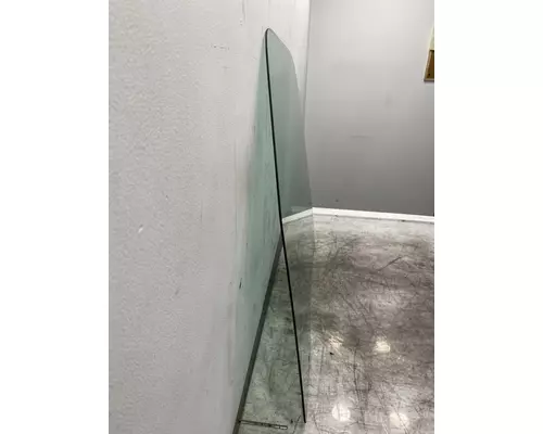 FREIGHTLINER Cascadia Glass