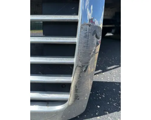 FREIGHTLINER Cascadia Grille