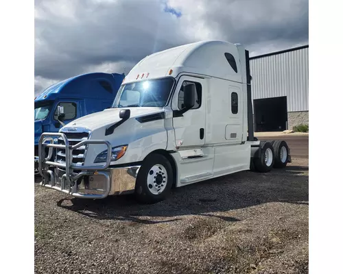 FREIGHTLINER Cascadia Heavy Trucks