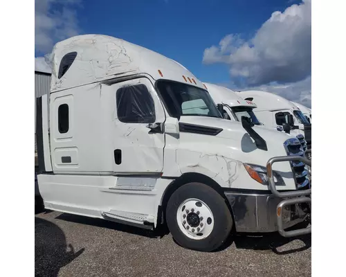 FREIGHTLINER Cascadia Heavy Trucks