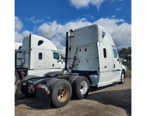 FREIGHTLINER Cascadia Heavy Trucks