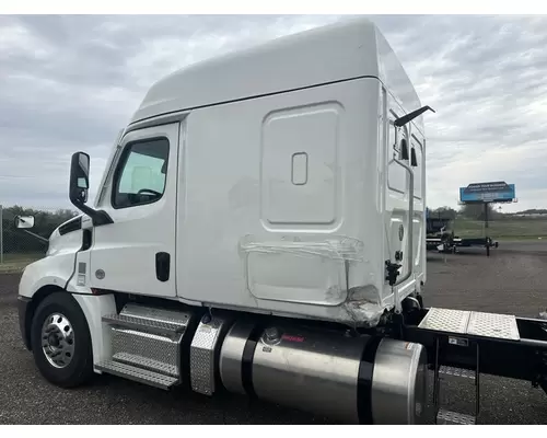 FREIGHTLINER Cascadia Heavy Trucks