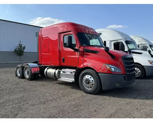 FREIGHTLINER Cascadia Heavy Trucks