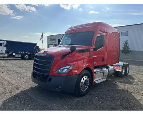 FREIGHTLINER Cascadia Heavy Trucks