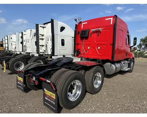 FREIGHTLINER Cascadia Heavy Trucks