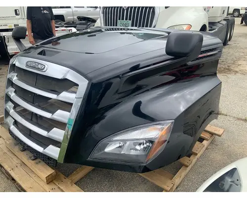 FREIGHTLINER Cascadia Hood