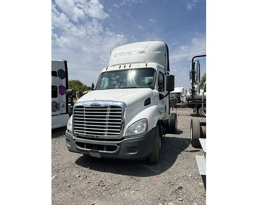 FREIGHTLINER Cascadia Hood