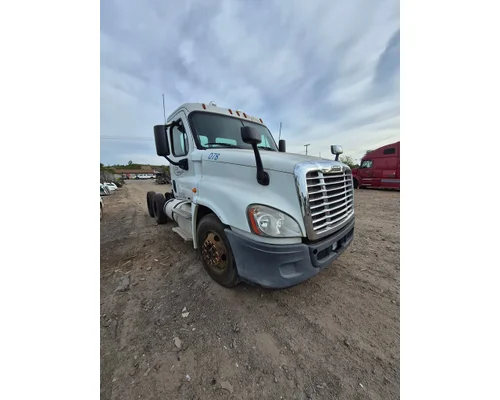 FREIGHTLINER Cascadia Hood