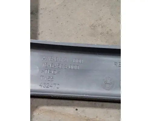 FREIGHTLINER Cascadia Interior Panels & Trim