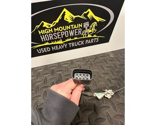 FREIGHTLINER Cascadia Mirror (Side View)