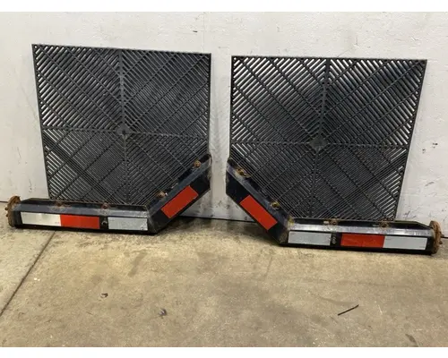 FREIGHTLINER Cascadia Miscellaneous Parts